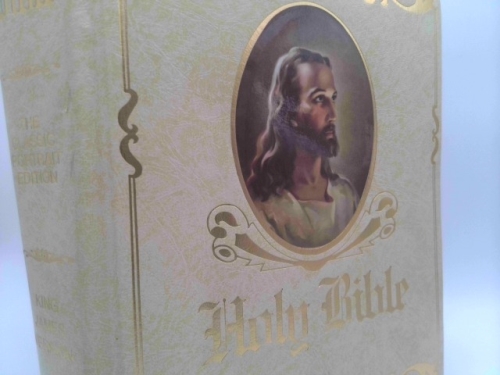 Holy Bible, King James Version, Classic Portrait Edition, White Padded Hardcover, #705WG