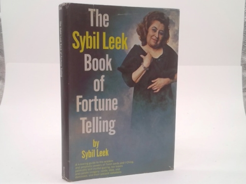 The Sybil Leek book of fortune-telling / illustrated by Julian Leek