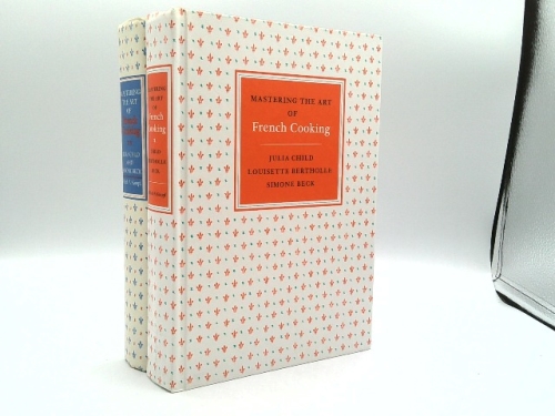Mastering the Art of French Cooking (2 Volume Box Set): A Cookbook