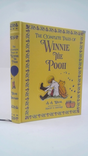 The Complete Tales of Winnie the Pooh (Bonded Leather)