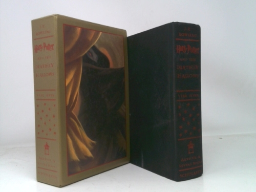 Harry Potter and the Deathly Hallows (Book 7) (Deluxe Edition)