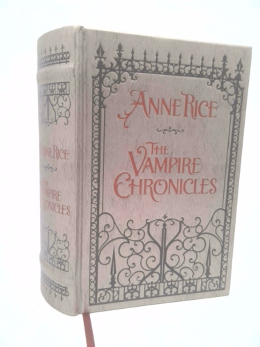 The Vampire Chronicles: Interview with a Vampire, Vampire Lestat and the Queen of the Damned (Leatherbound Classics)