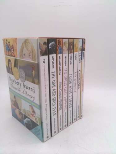 Newbery Award Favorite Library 8 Book Box Set : Charlotte's Web, The One and Only Ivan, Ella Enchanted, Dragonwings+