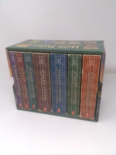 Harry Potter Paperback Box Set (Books 1-7)